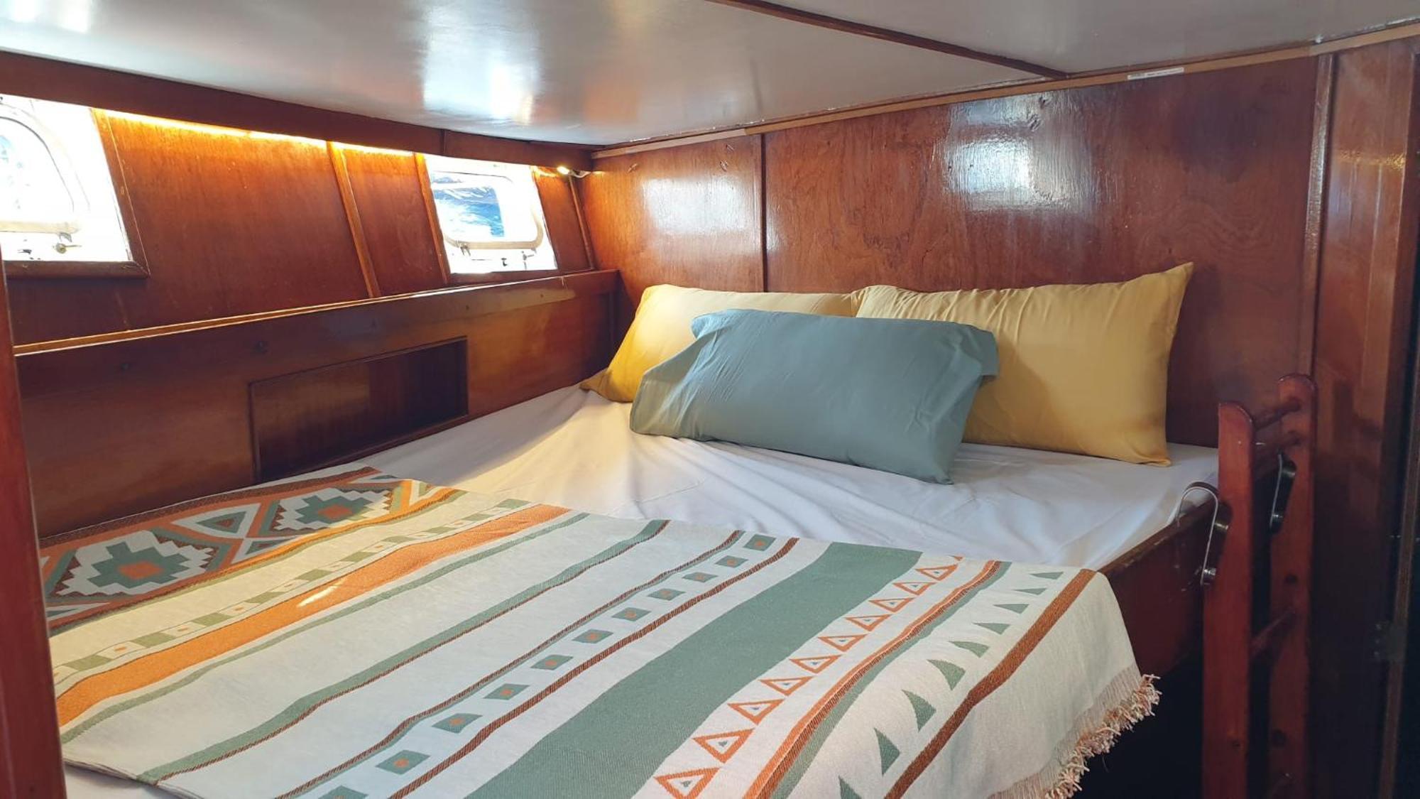 Hotel en barco Classic Boat Barcelona