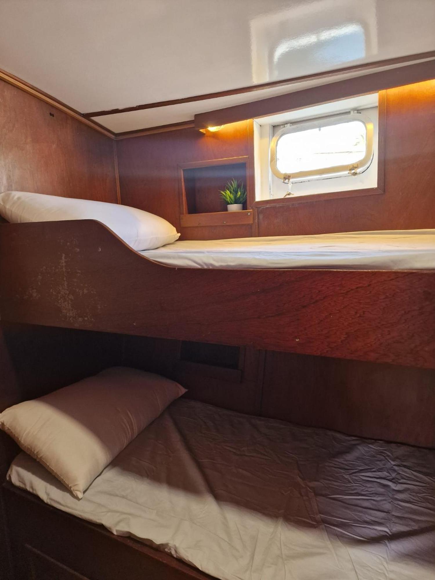 Hotel en barco Classic Boat *